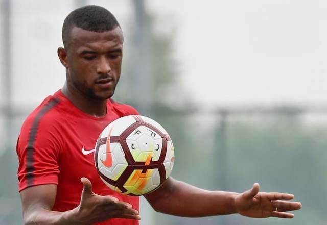 卡埃比如今, 最多的球员, PfJPP 卡埃比如今, 最多的球员, PfJPP